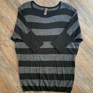 Ann Taylor black and gray tunic sweater